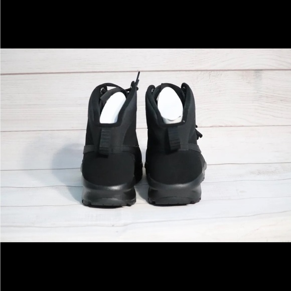 NEW Nike ManoaDome Triple Black Boots 844358-003 Mens Size 10.5 - Picture 3 of 5